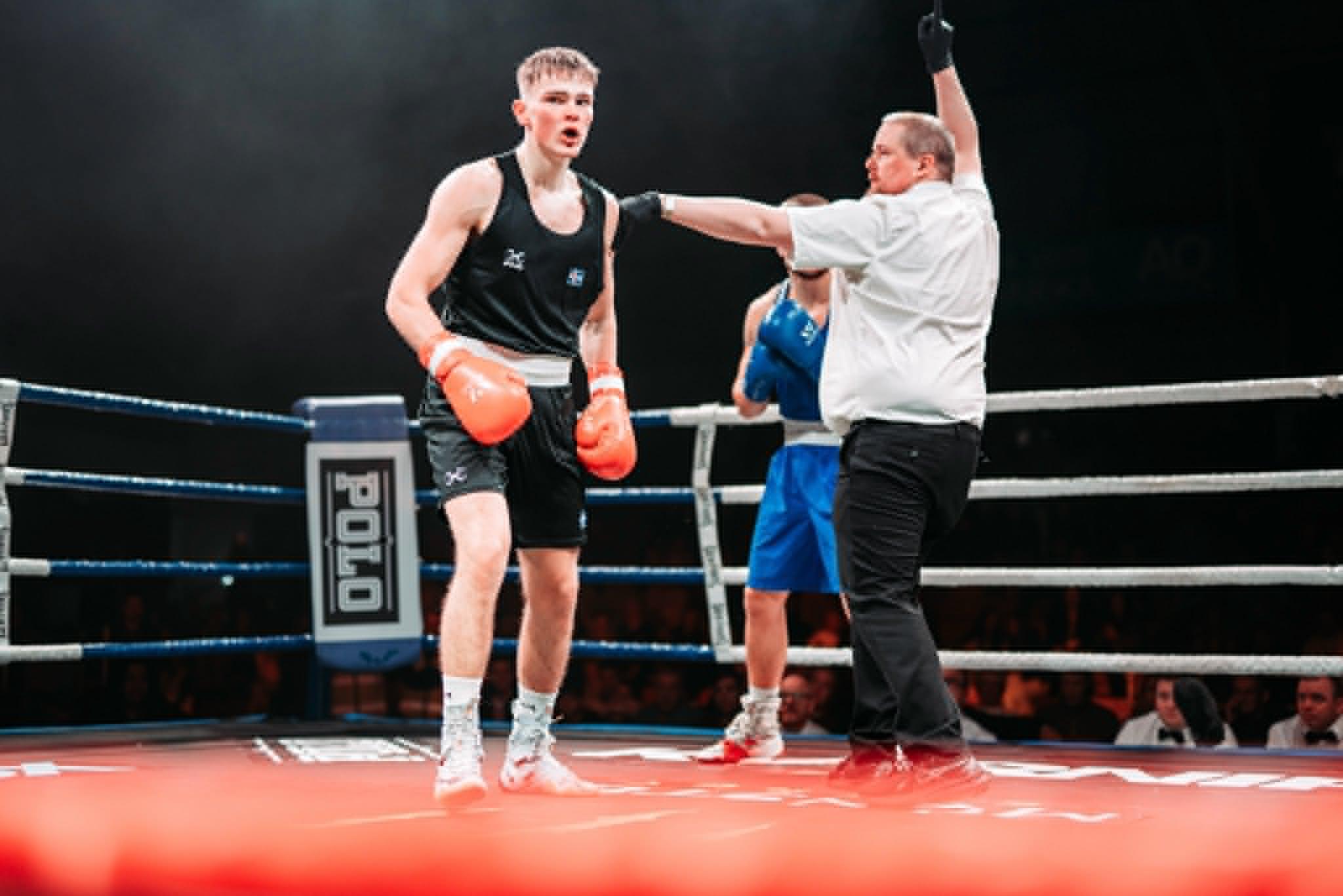 Ísak Guðnason undirbýr sig fyrir Eindhoven Box Cup
